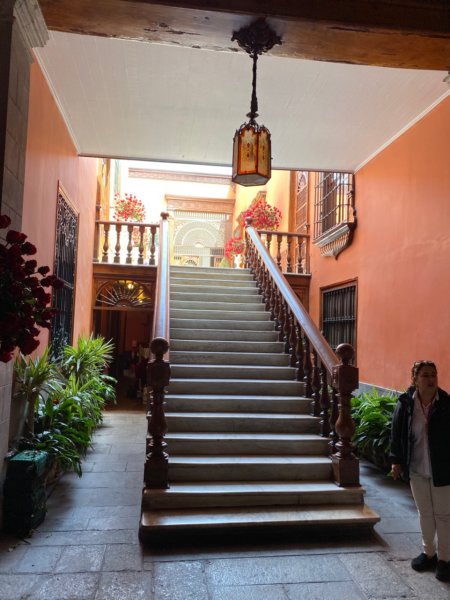 insidecasadealiaga.jpg